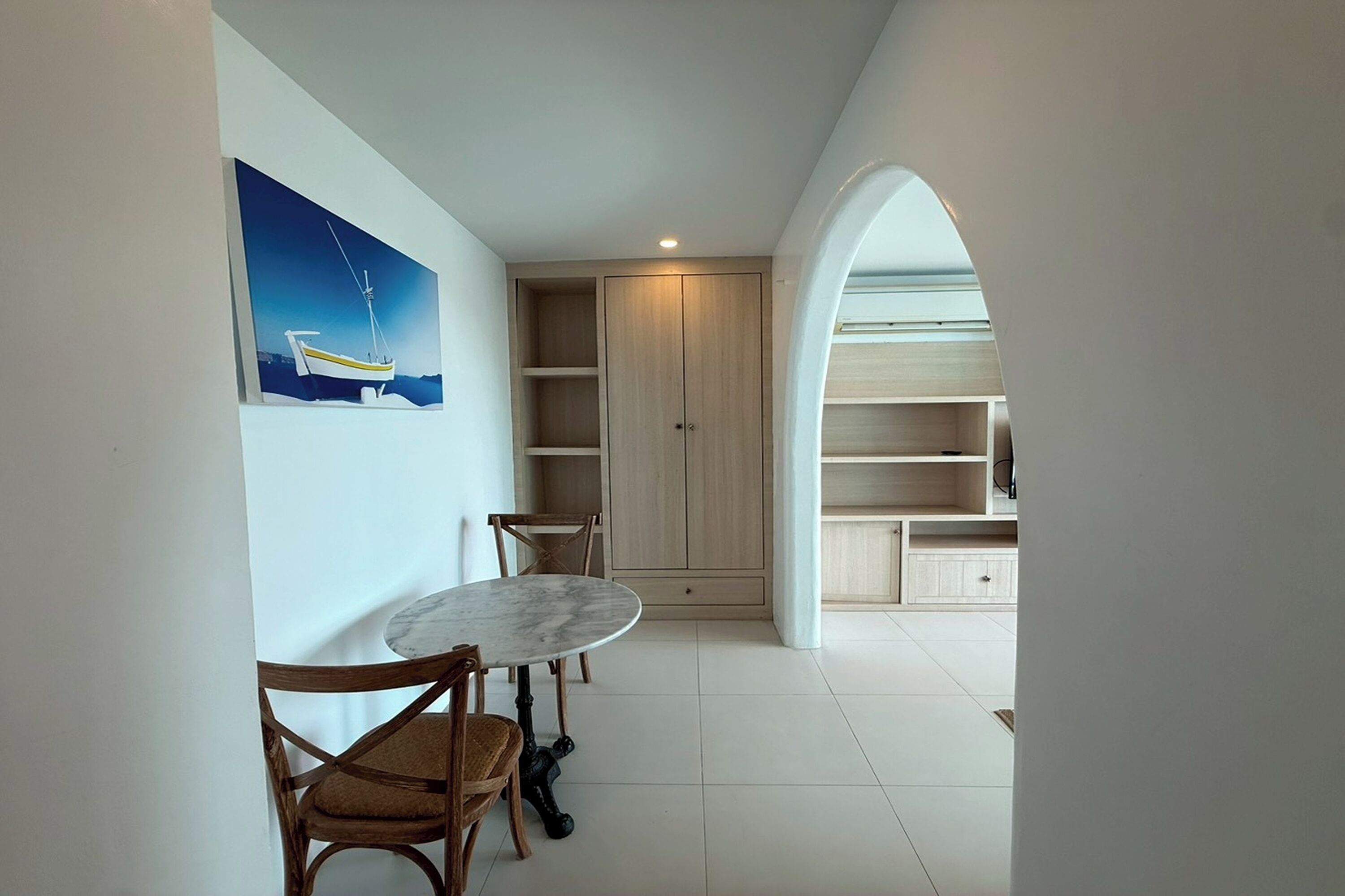 Deluxe Ocean View Jacuzzi | Desk, iron/ironing board, free WiFi, bed sheets
