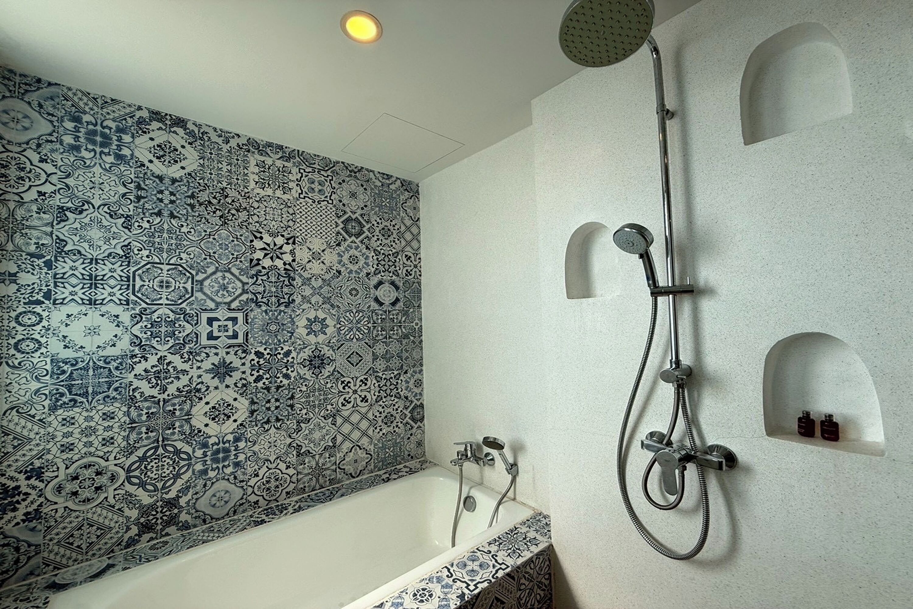 Premier Jacuzzi | Badeværelse | Gratis toiletartikler, hårtørrer, hjemmesko, håndklæder