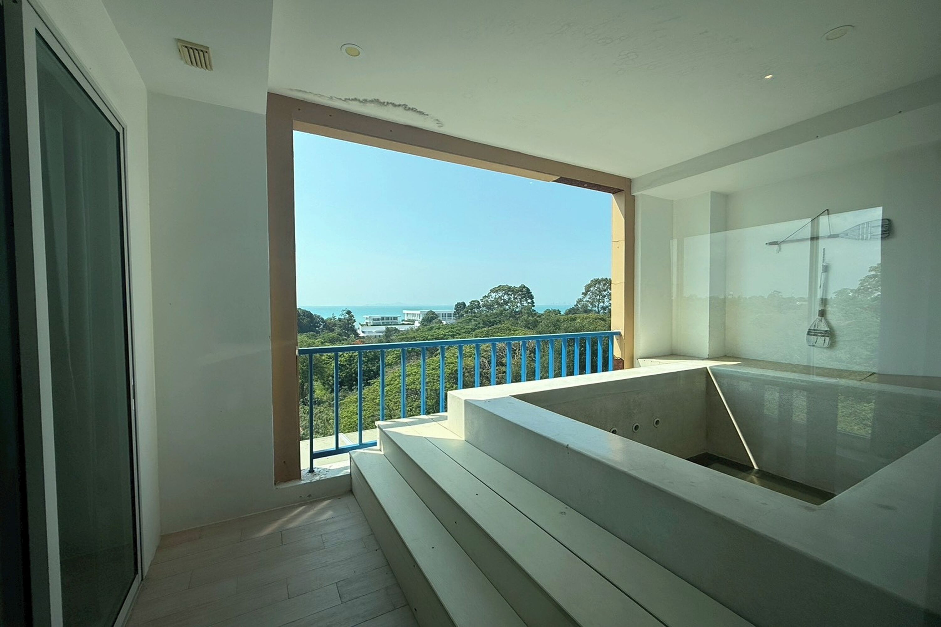  Duplex Suite | Banheiro | Produtos de toalete grátis, secador de cabelo, chinelos 