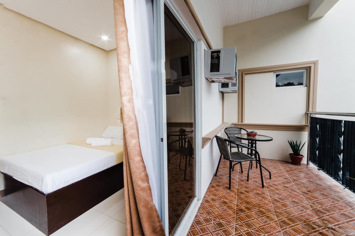 Chambre Standard, balcon | Wi-Fi gratuit, draps fournis