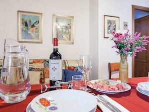 Apartment, 1 Bedroom | In-room dining