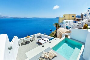 Sapphire Suite with Outdoor Private Hot Tub | Outdoor spa tub - Diamond Luxury Suites Collection (Santorini)