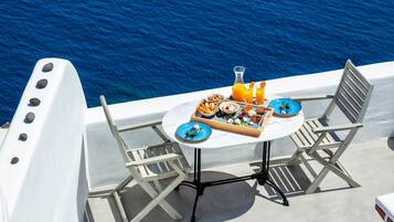 Deluxe Suite, Sea View (Sapphire) | 1 bedroom, Egyptian cotton sheets, premium bedding, memory foam beds