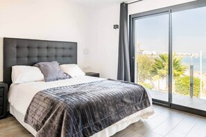 6 habitaciones, escritorio, tabla de planchar con plancha y wifi gratis 