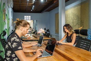 TV LED 32 pollici con canali digitali, TV