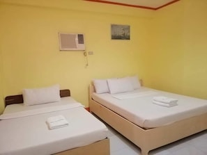 Deluxe Triple Room | Desk, free WiFi