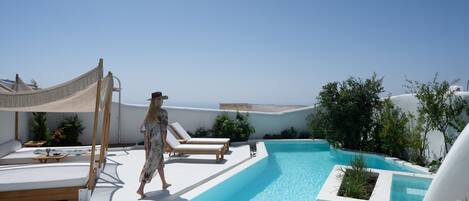 Seasonal outdoor pool