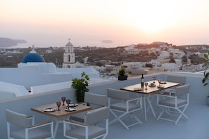 Vila exclusiva, 3 quartos, piscina particular, vista para o mar (Private) | Terraço/pátio