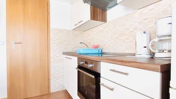 Loft clásico, vistas al mar | Cocina privada | Nevera en la zona común