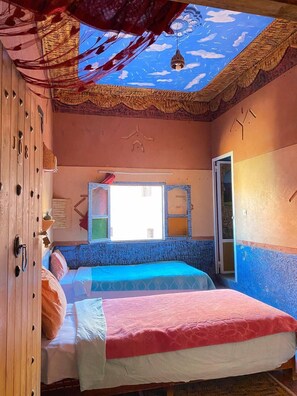 ツインルーム シングルベッド 2 台 | WiFi (無料)、ベッドシーツ