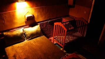 غرفة لفردين - سريران فرديان منفصلان | واي فاي مجانًا وملاءات أسرّة