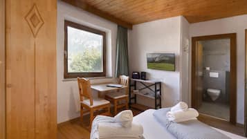 Phòng đôi cơ bản, 1 phòng ngủ (Typ E) | Khu vực làm việc phù hợp cho laptop