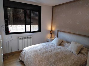 2 slaapkamers, een strijkplank/strijkijzer, wifi, beddengoed