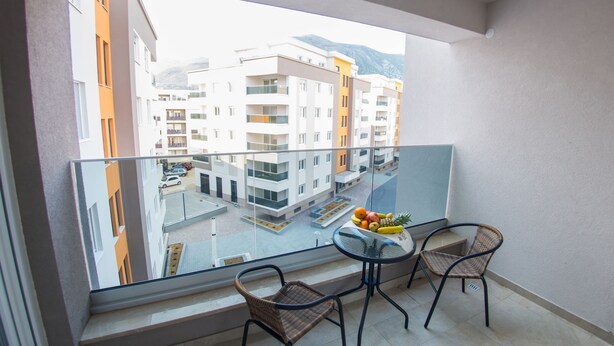Deluxe Apartment, 1 Bedroom, Balcony | Balcony - Apartment Oasis (Mostar)