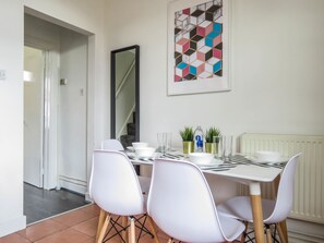 Business Townhome, Multiple Beds | In-room dining - Tudors eSuites Historic Townhouse Birmingham with Garden (Birmingham)