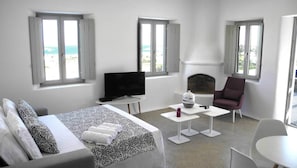 Villa, 1 Bedroom, Hot Tub, Sea View (Angels Dream) | Premium bedding, down comforters, memory foam beds, in-room safe - Angels Estate (Paros)