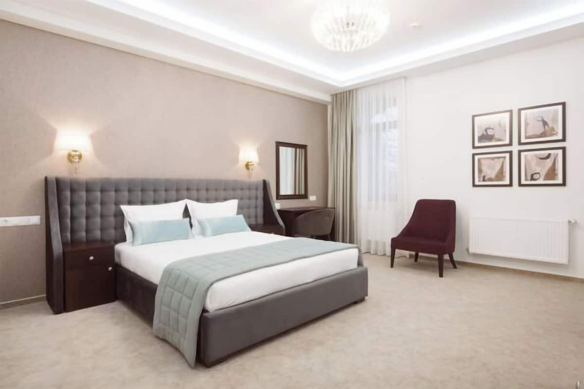Premium bedding, minibar, in-room safe, individually decorated