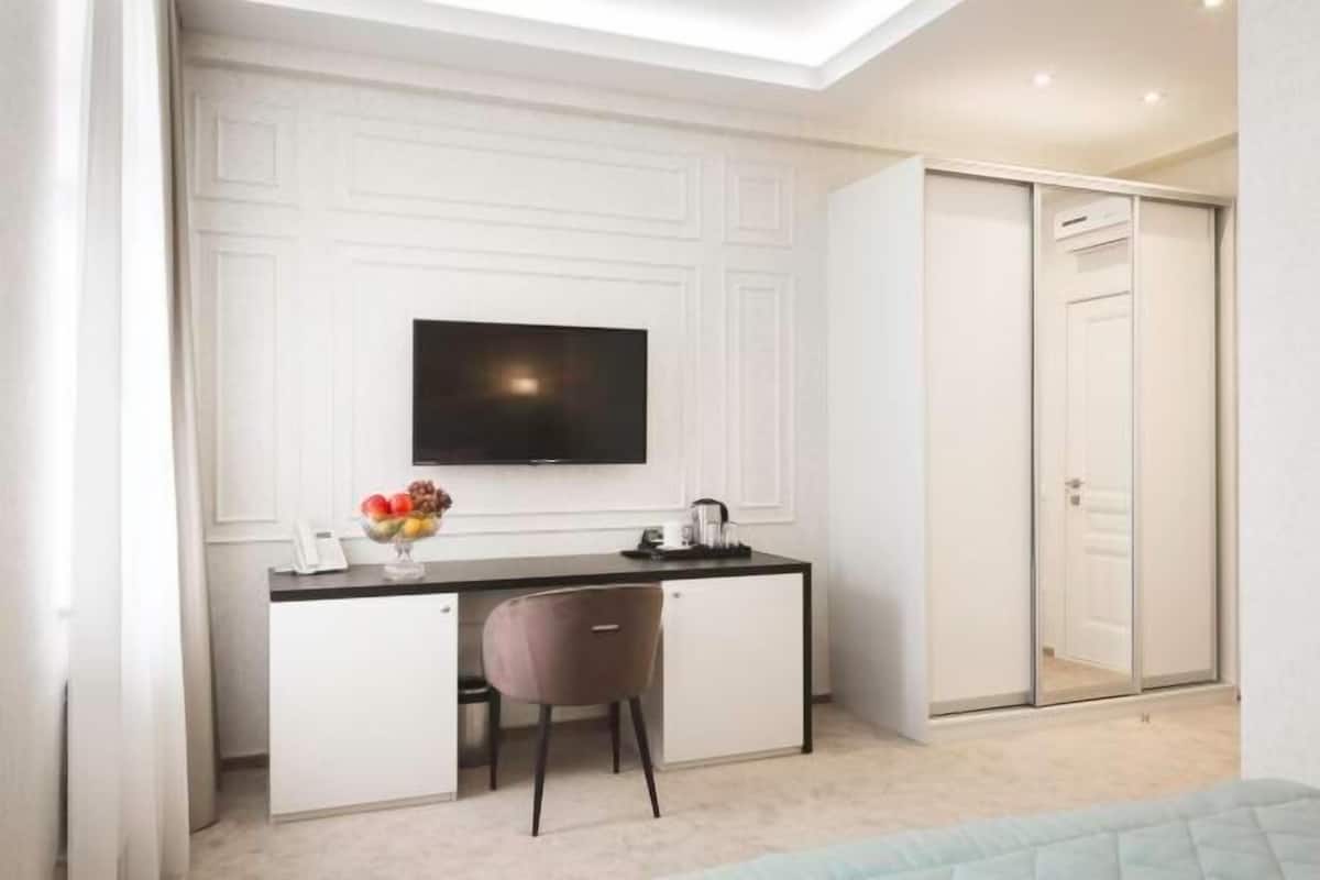 Premium bedding, minibar, in-room safe, individually decorated