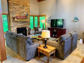 TV, fireplace, table tennis - Tranquil Home Away From Home, Tranquil Home Away From Home, PET FRIENDLY! Pool Table, Fire Pit, and (Guilford Township)