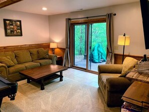 TV, peis og bordtennis