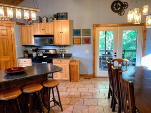 Fridge, microwave, oven, stovetop - Tranquil Home Away From Home, Tranquil Home Away From Home, PET FRIENDLY! Pool Table, Fire Pit, and ... (Guilford Township)