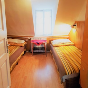 Standard Double Room, 2 Single Beds