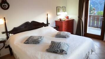 Tripla Deluxe | 1 camera, biancheria da letto di alta qualità, copriletto in piuma