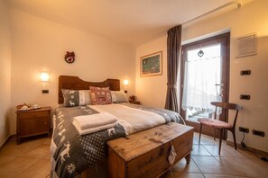 Comfort Double or Twin Room | Premium bedding, down comforters, pillowtop beds, individually furnished - Lo Verdzè (Torgnon)