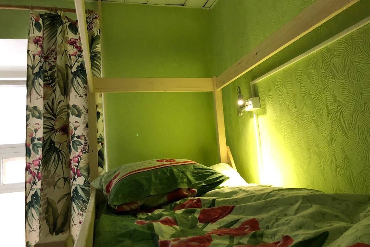 Down duvets, iron/ironing board, free WiFi, bed sheets