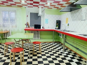 Fridge, microwave