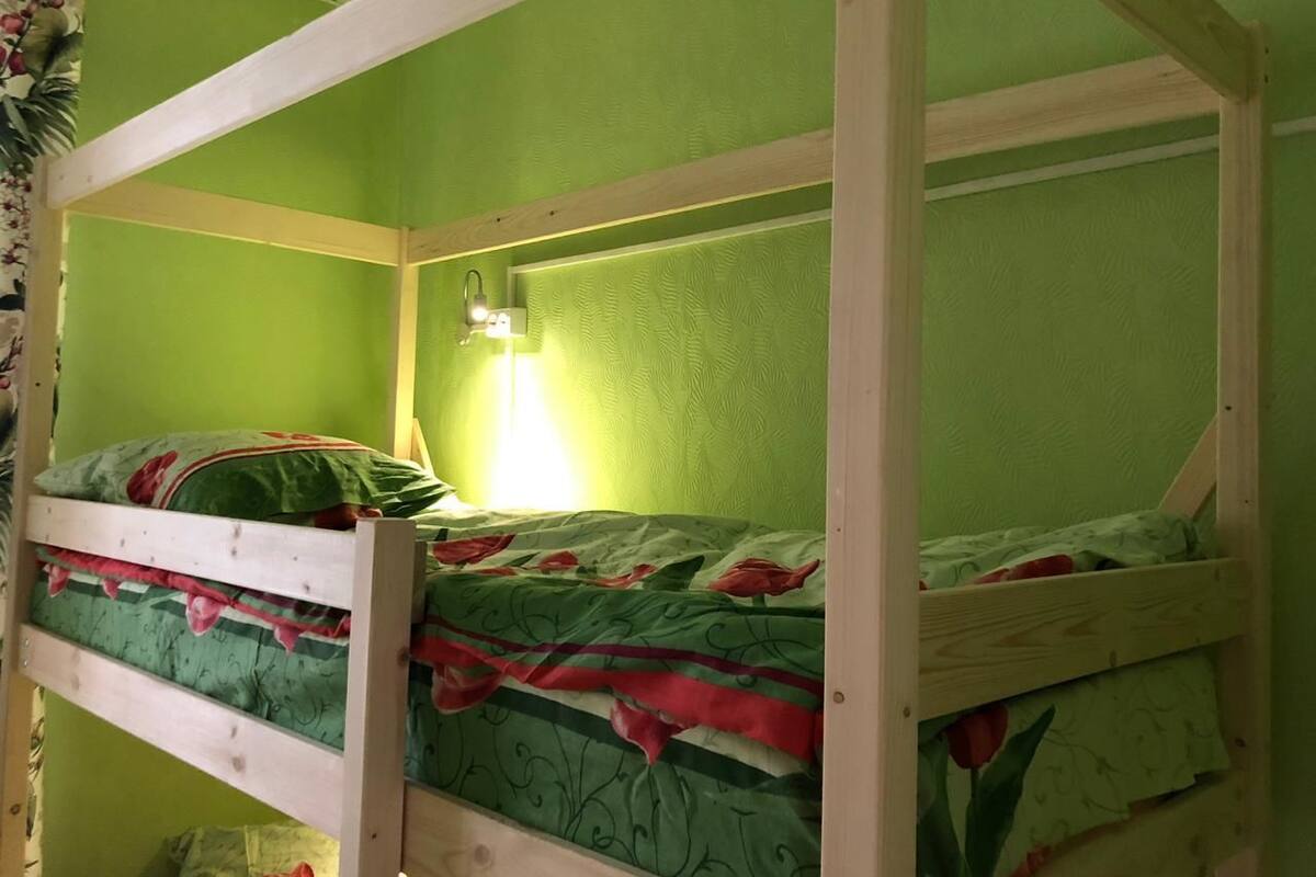 Down duvets, iron/ironing board, free WiFi, bed sheets