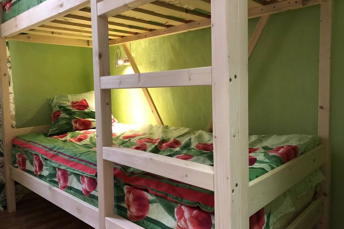 Down duvets, iron/ironing board, free WiFi, bed sheets