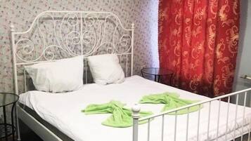 Down duvets, iron/ironing board, free WiFi, bed sheets