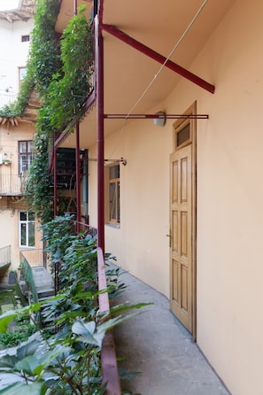Property entrance - Paradise apartment 2 (Lviv)