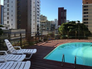 室外游泳池
