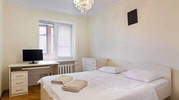 Leilighet | Skrivebord, lydisolert, strykejern/-brett og wi-fi (inkludert)