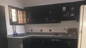 House, 3 Bedrooms | Private kitchen | Coffee/tea maker, fridge, oven, stovetop - Riad Ait Elhadri (Marrakech)
