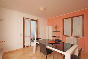 Apartment, 2 Bedrooms | Living area