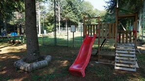 Außen-Kinderspielplatz
