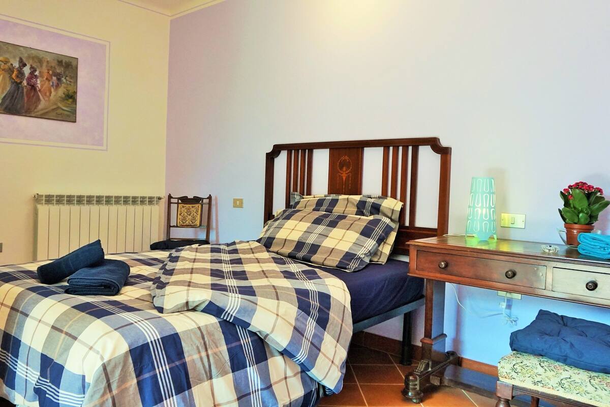Chambre Double, 1 grand lit | Wi-Fi gratuit, draps fournis