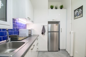 Apartment, 1 Bedroom | Private kitchen