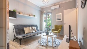 Unclassified image, 5 of 15, button - Hype & Stylish Apt In Athens 3' From Metro (Athens)