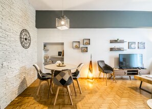 アパートメント 2 ベッドルーム | 客室内のダイニングエリア