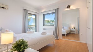 Unclassified image, 5 of 32, button - Oasis 2BD Seaview Apt In Glydafa Balcony (Glyfada)