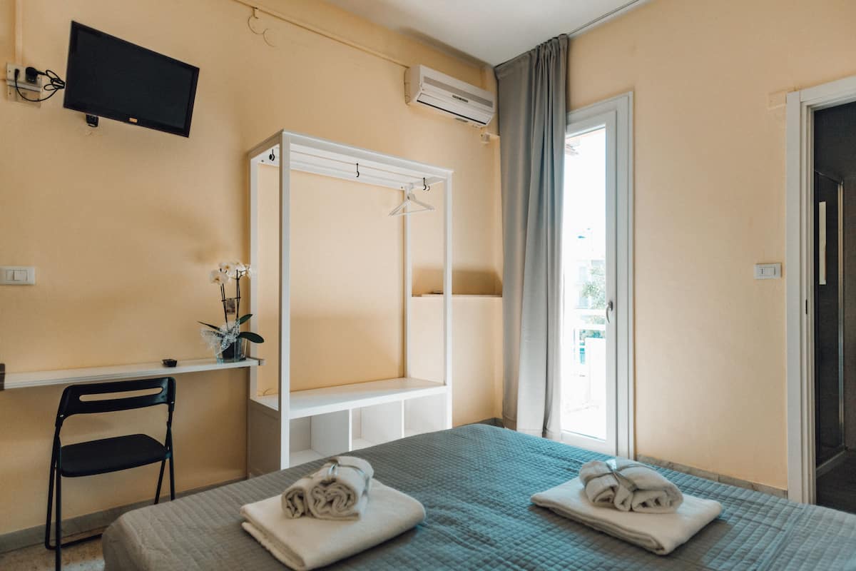 1 bedroom, in-room safe, individually decorated, individually furnished