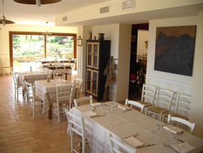 Free daily local cuisine breakfast - Agriturismo Agra Mater (Colmurano)