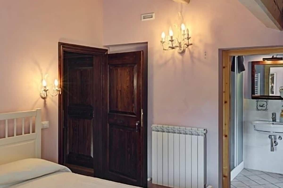 Apartment, 1 Bedroom | WiFi (free), bed sheets