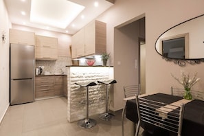 Apartment, 2 Bedrooms | Private kitchen