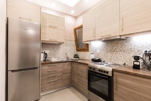 Apartment, 2 Bedrooms | Private kitchen