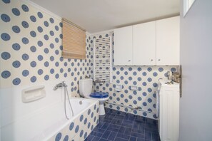 Apartment, 2 Schlafzimmer | Badezimmer | Dusche, kostenlose Toilettenartikel, Haartrockner, Handtücher